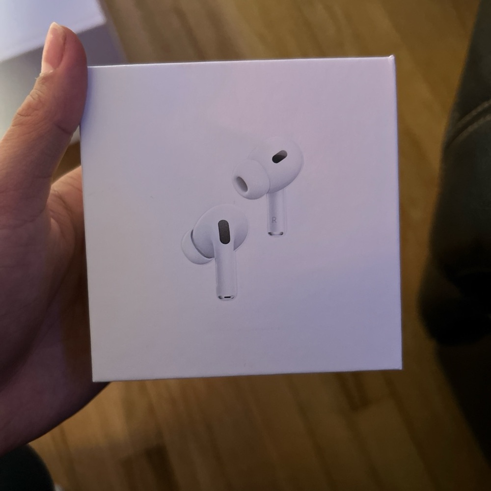 AirPod Pros Gen 2 with wireless charging cable